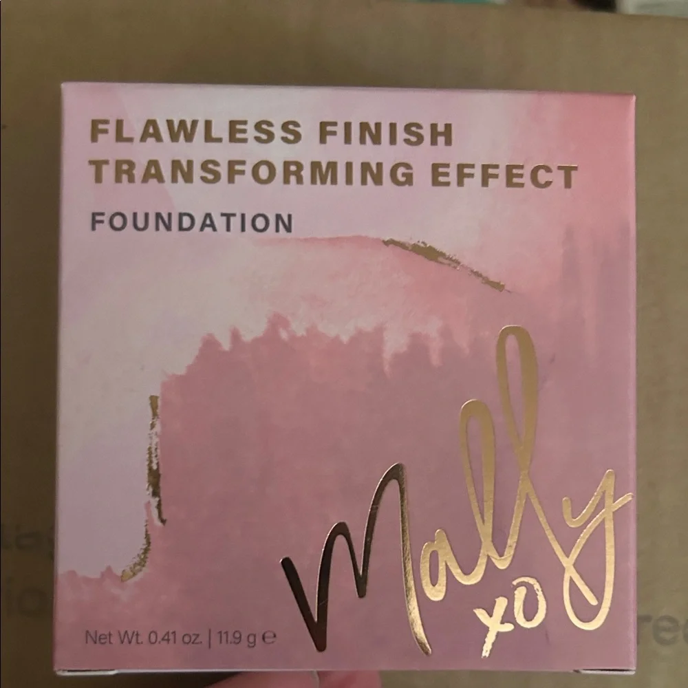 Mally Beauty Flawless Finish Compact Foundation TAN NIB